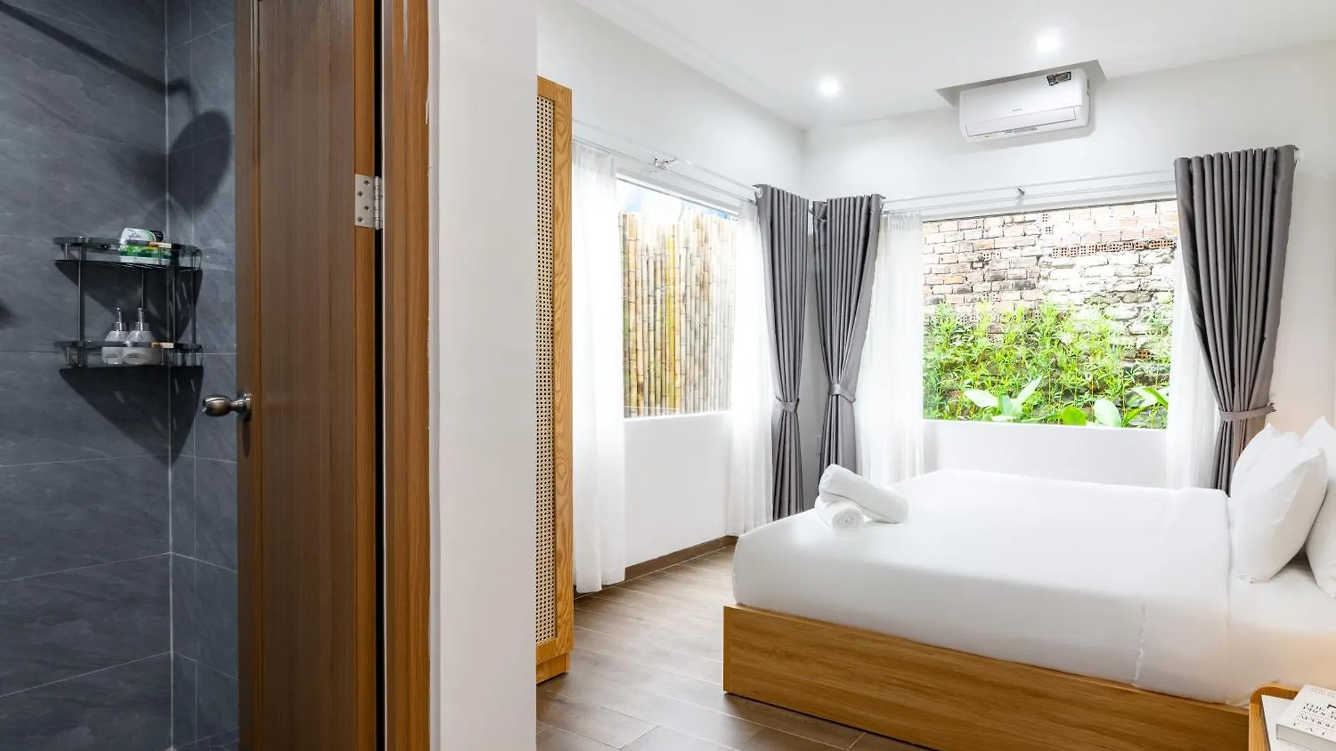 Villa The Querencia Tranquila 400M Mykhe Beach Da Nang