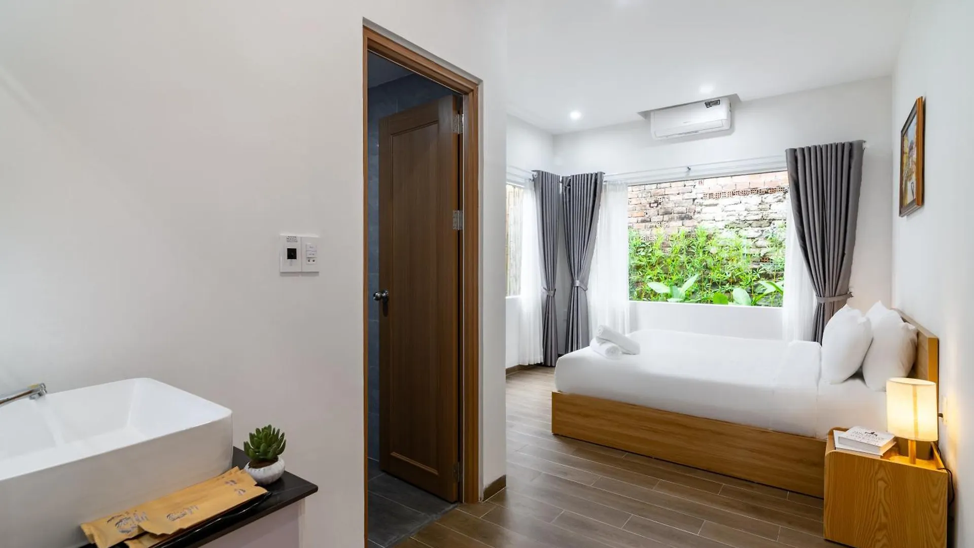 Villa The Querencia Tranquila 400M Mykhe Beach Da Nang