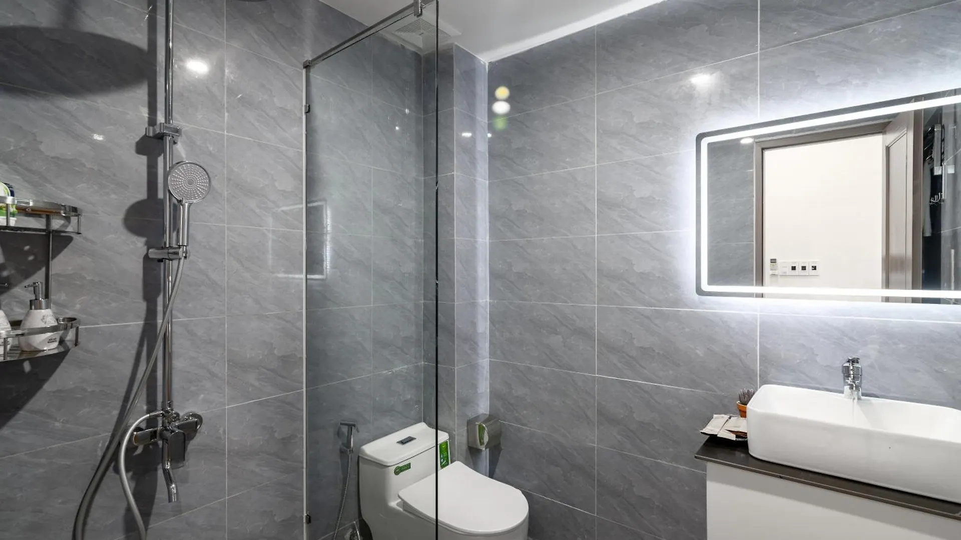 Villa The Querencia Tranquila 400M Mykhe Beach Da Nang