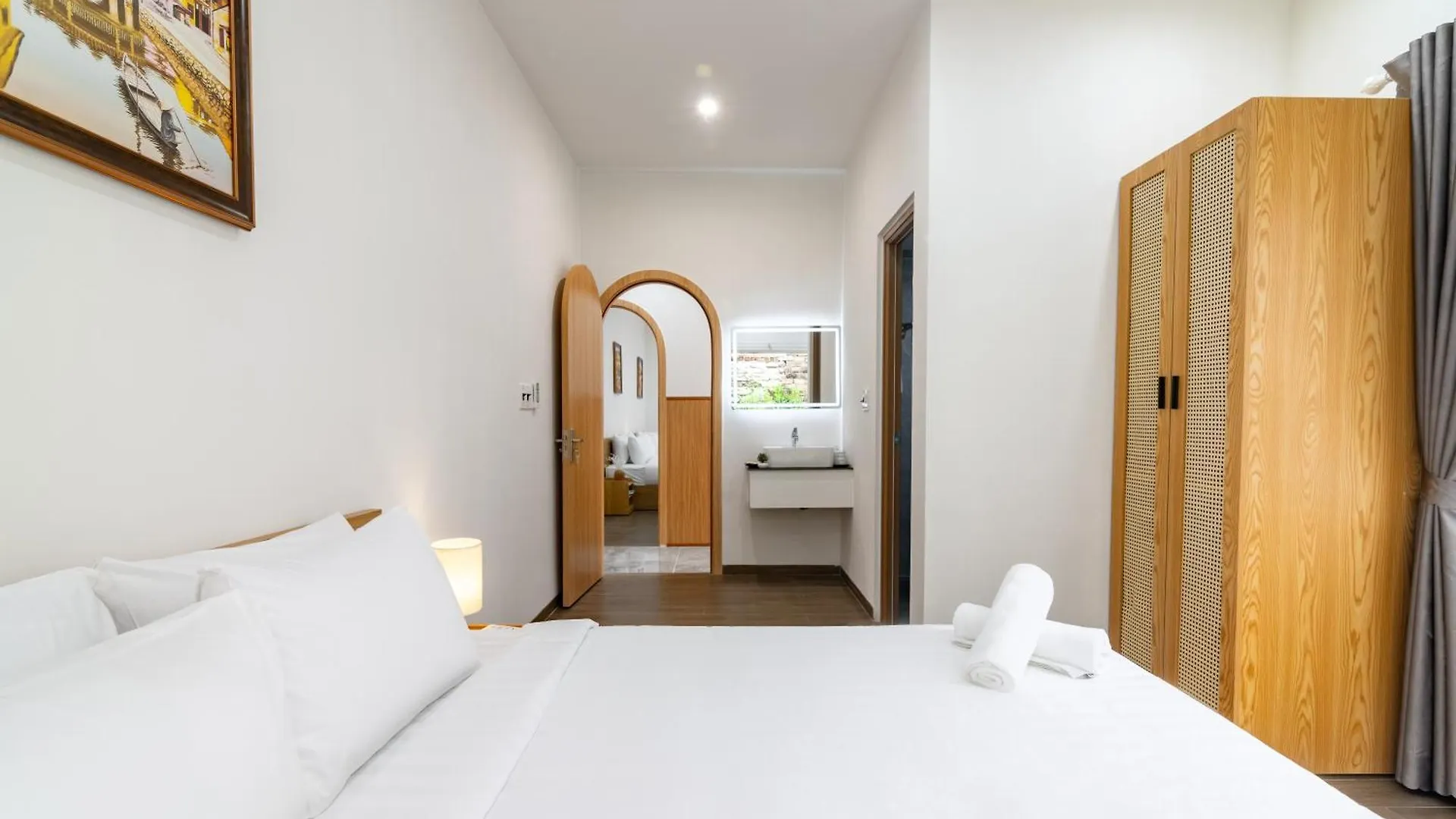 The Querencia Tranquila 400M Mykhe Beach Da Nang Villa