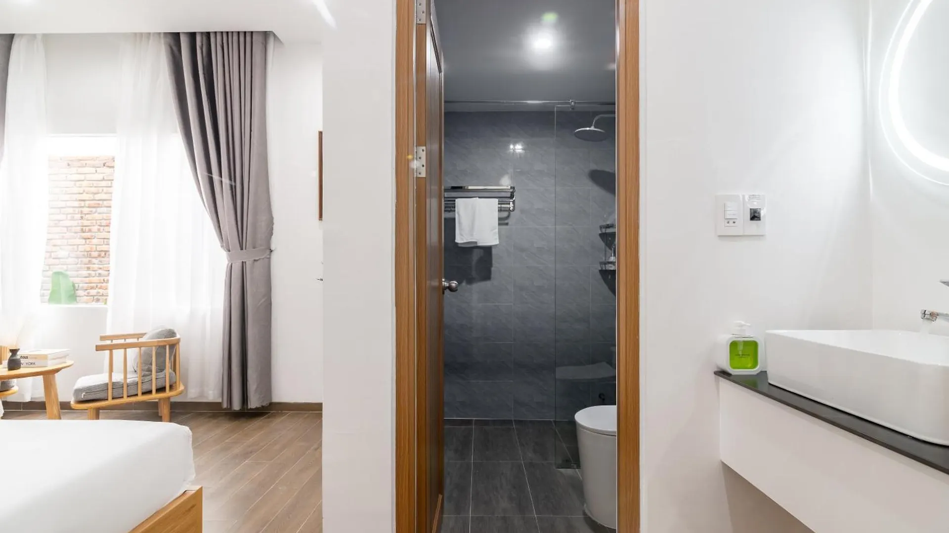 Villa The Querencia Tranquila 400M Mykhe Beach Da Nang Vietnam