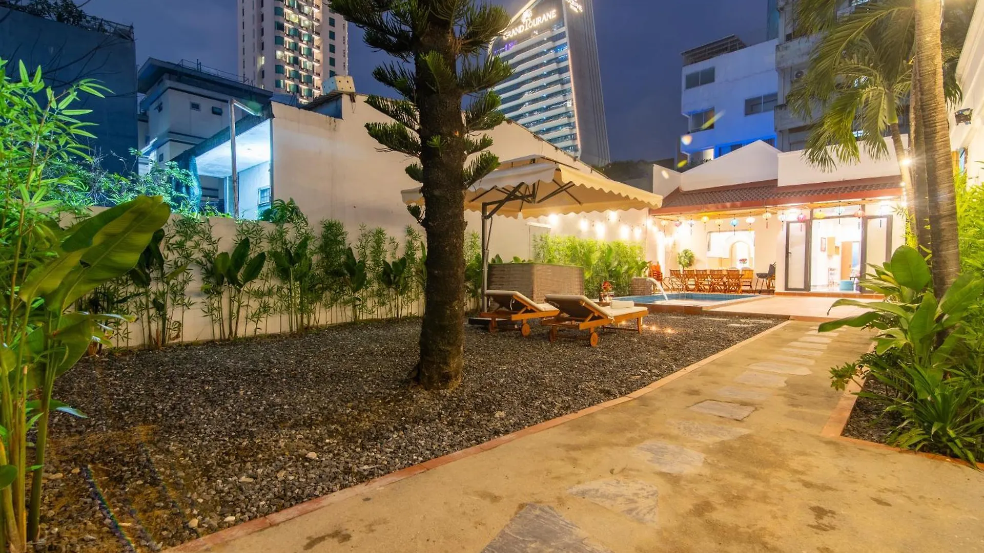 The Querencia Tranquila 400M Mykhe Beach Da Nang