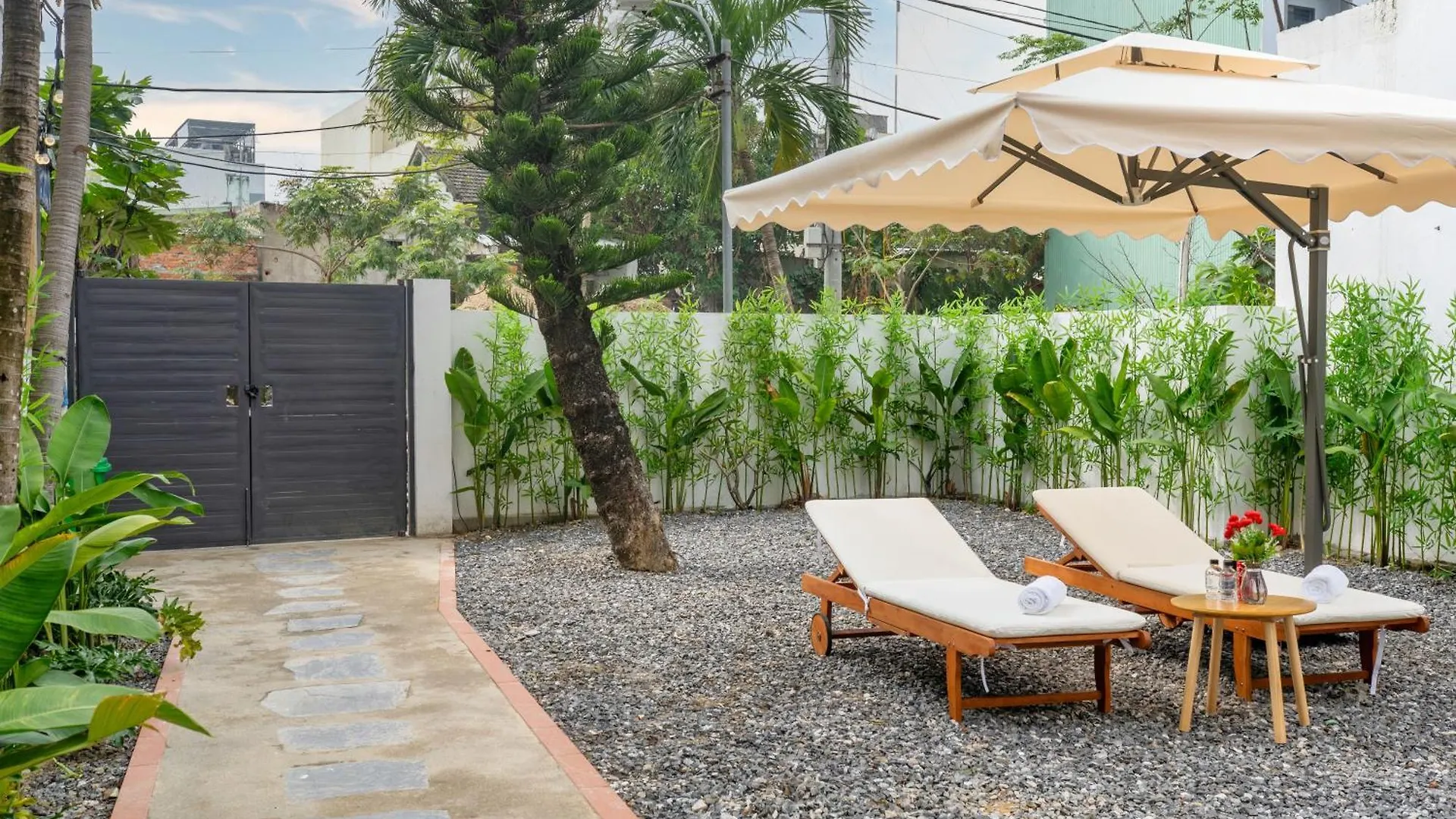 The Querencia Tranquila 400M Mykhe Beach Da Nang Villa
